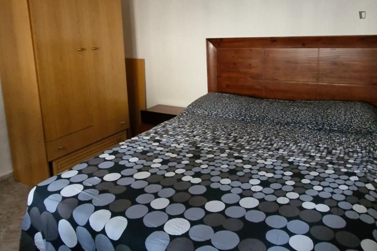 Dormitori de Casa o xalet de lloguer en  Granada Capital amb Aire condicionat, Moblat i Rentadora