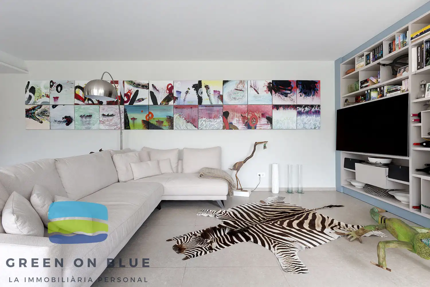 Living room of Houses for sale in Peralada  with Air Conditioner, Oven and Washing machine