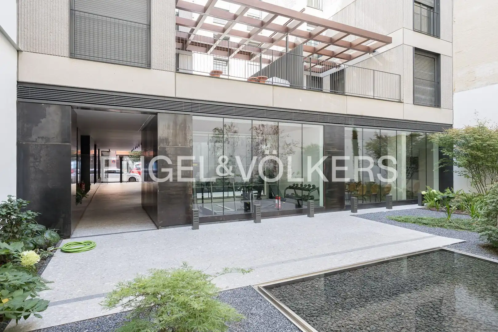 Terraza de Piso en venta en Madrid con Aire acondicionado, Calefacción y Jardín privado