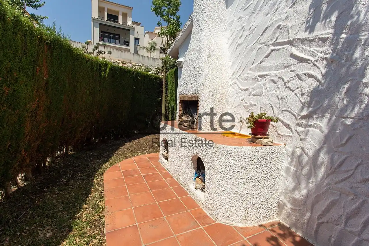 Jardí de Casa o xalet en venda en Cunit amb Balcó i Piscina comunitària