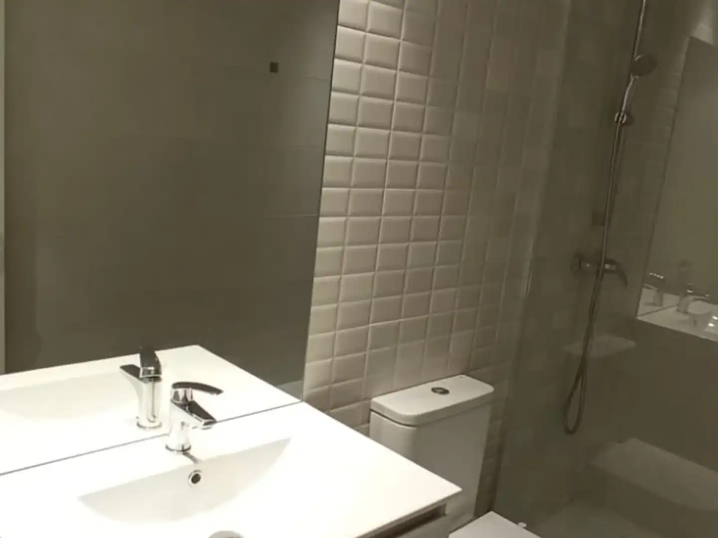 Baño de Apartamento de alquiler en Murcia con Aire acondicionado, Amueblado y Lavadora