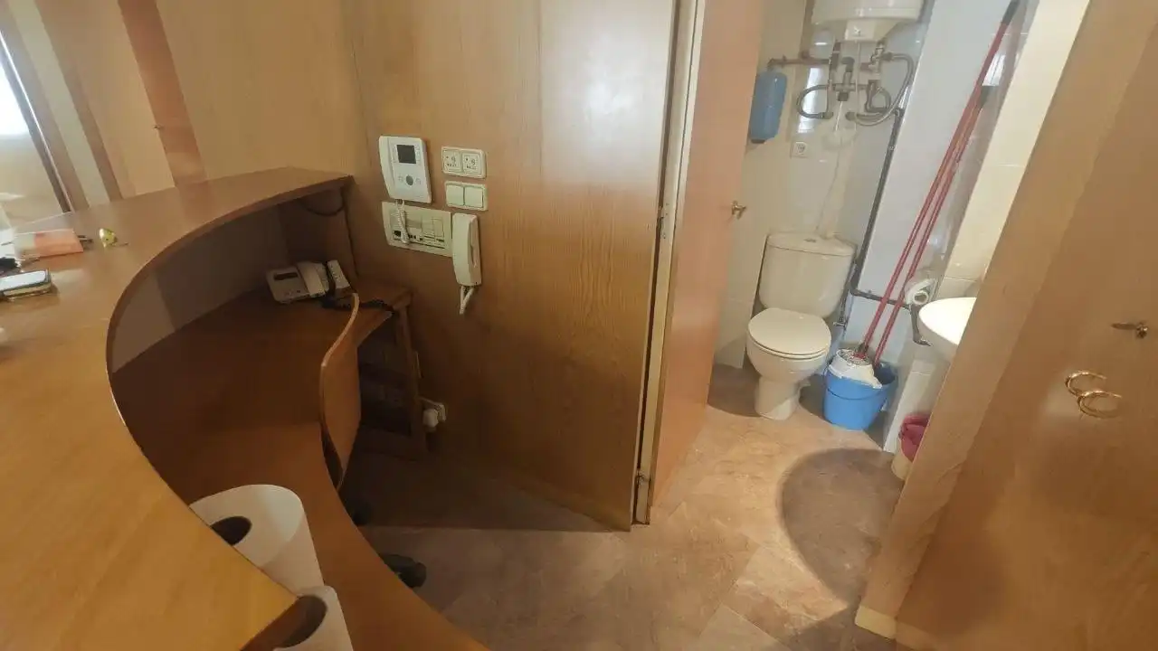 Bathroom of Commercial properties for rent in Centre - Passeig i Rodalies