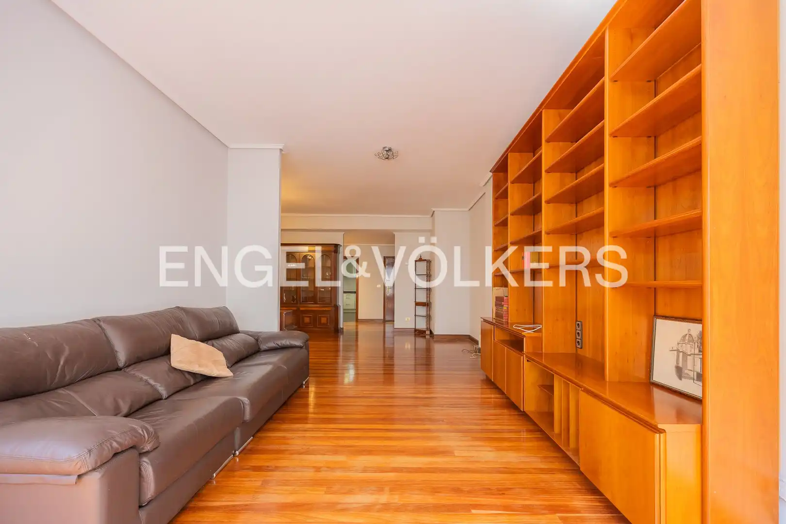 Wohnzimmer von Wohnung zum Verkauf in Bilbao  mit Heizung, Parkett und Balkon