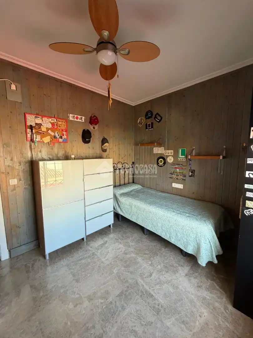 Habitación de Casa o chalet en venta en Montequinto con Aire acondicionado, Jardín privado y Terraza