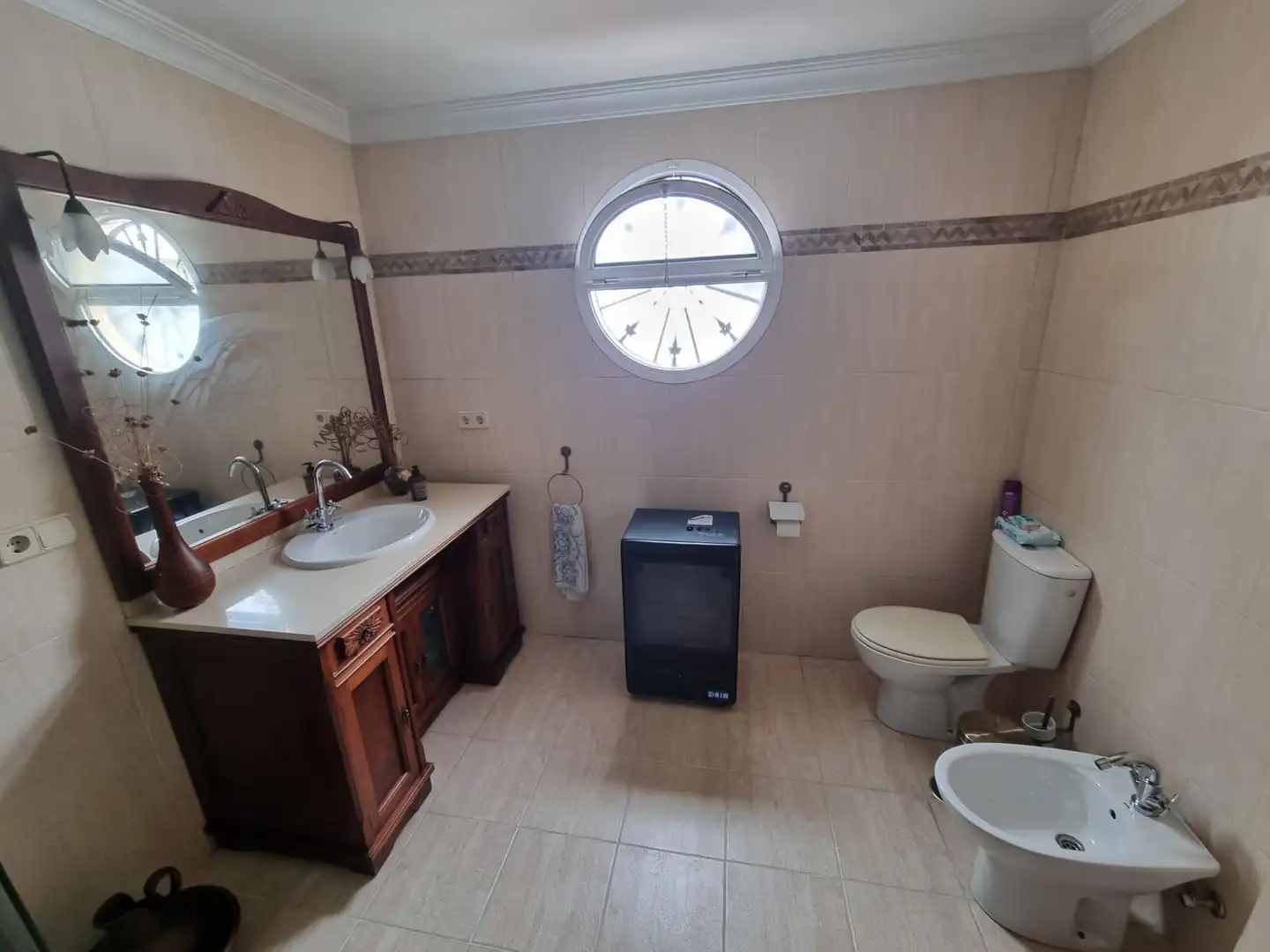 Bany de Casa adosada en venda en Algeciras amb Jardí privat, Traster i Piscina comunitària