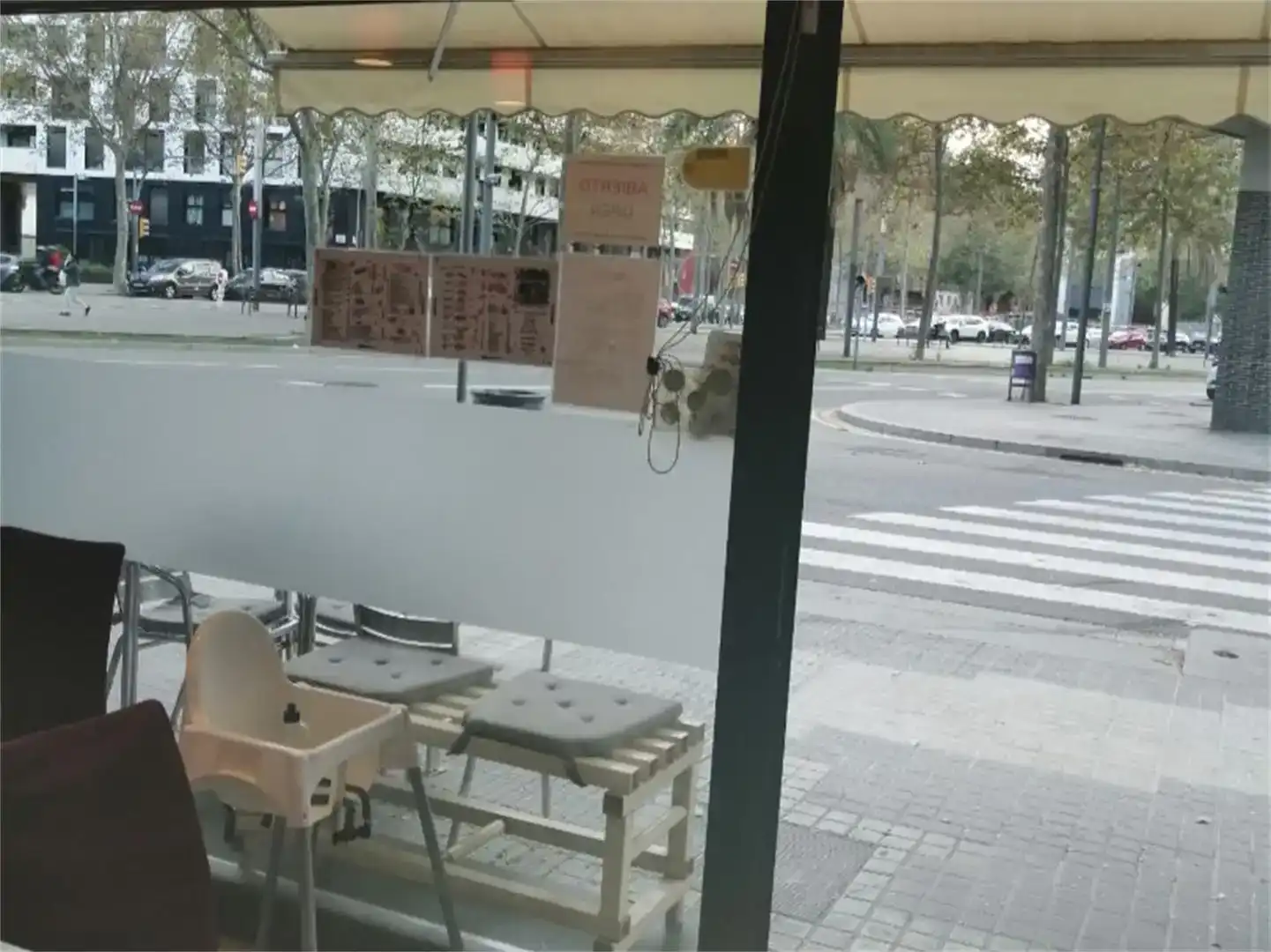 Vista exterior de Local en venta en Sant Martí