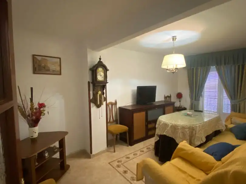 Wohnzimmer von Wohnung zur Miete in Baeza, Jaén