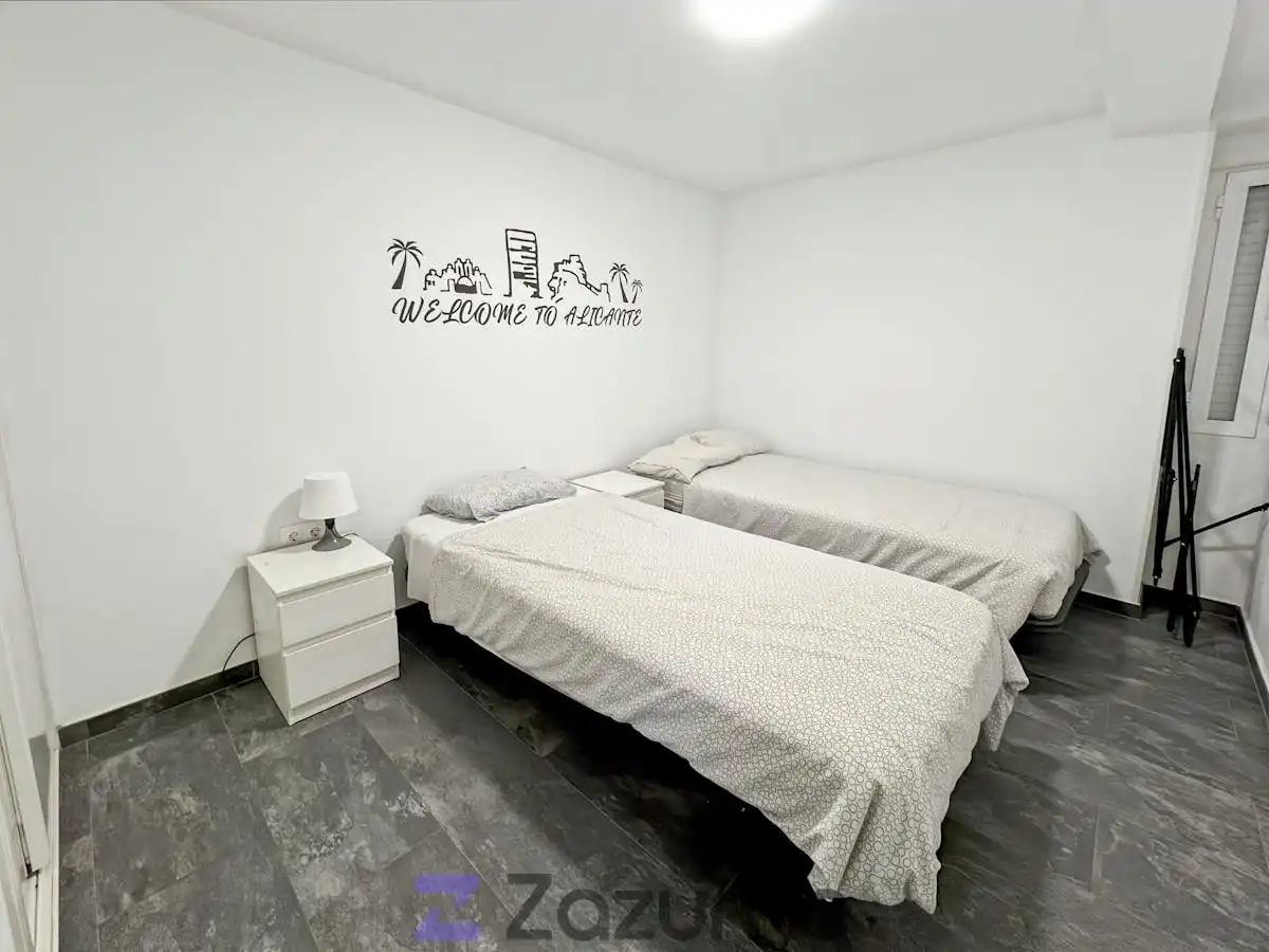 Schlafzimmer von Wohnung zur Miete in Alicante / Alacant mit Klimaanlage, Terrasse und Möbliert