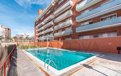 Swimming pool of Flat for sale in Reus  with Air Conditioner, Terrace and Balcony