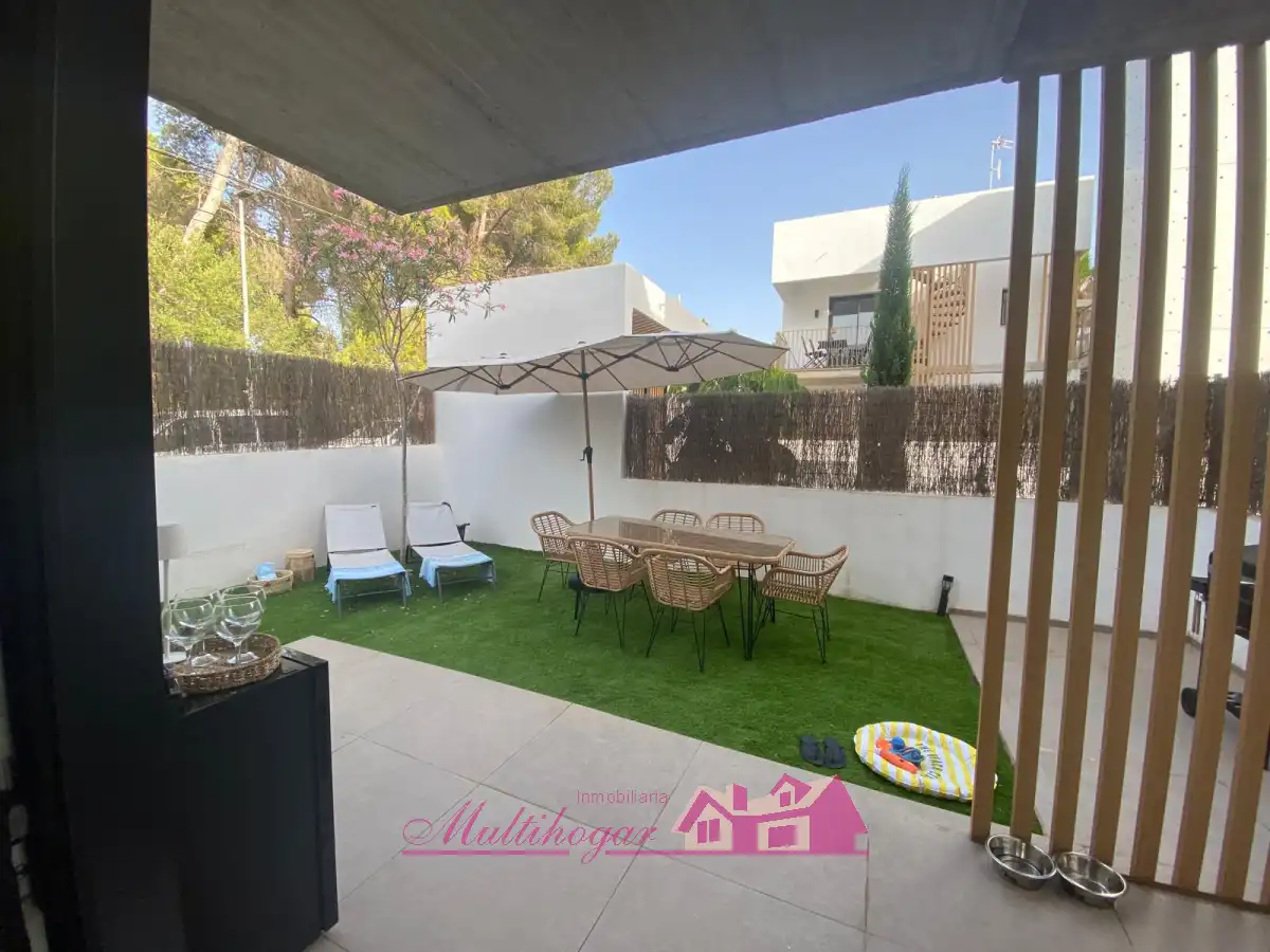 Terraza de Planta baja en venta en Sant Antoni de Portmany con Aire acondicionado, Calefacción y Jardín privado