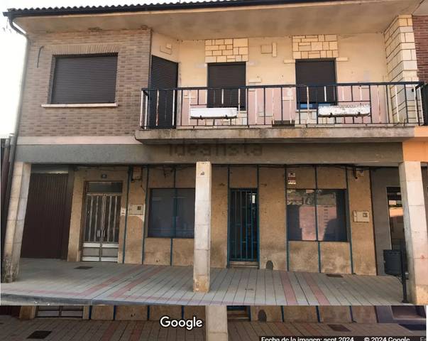 Casa adosada en Venta en Calle Carlos Casado del Alisal en Villada