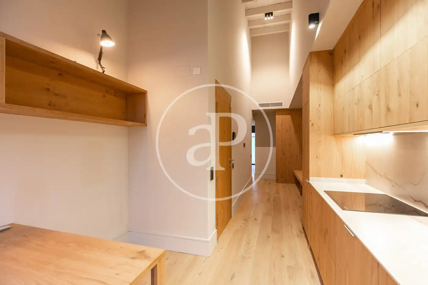 Wohnung zum Verkauf in Barcelona mit Klimaanlage, Heizung und Terrasse