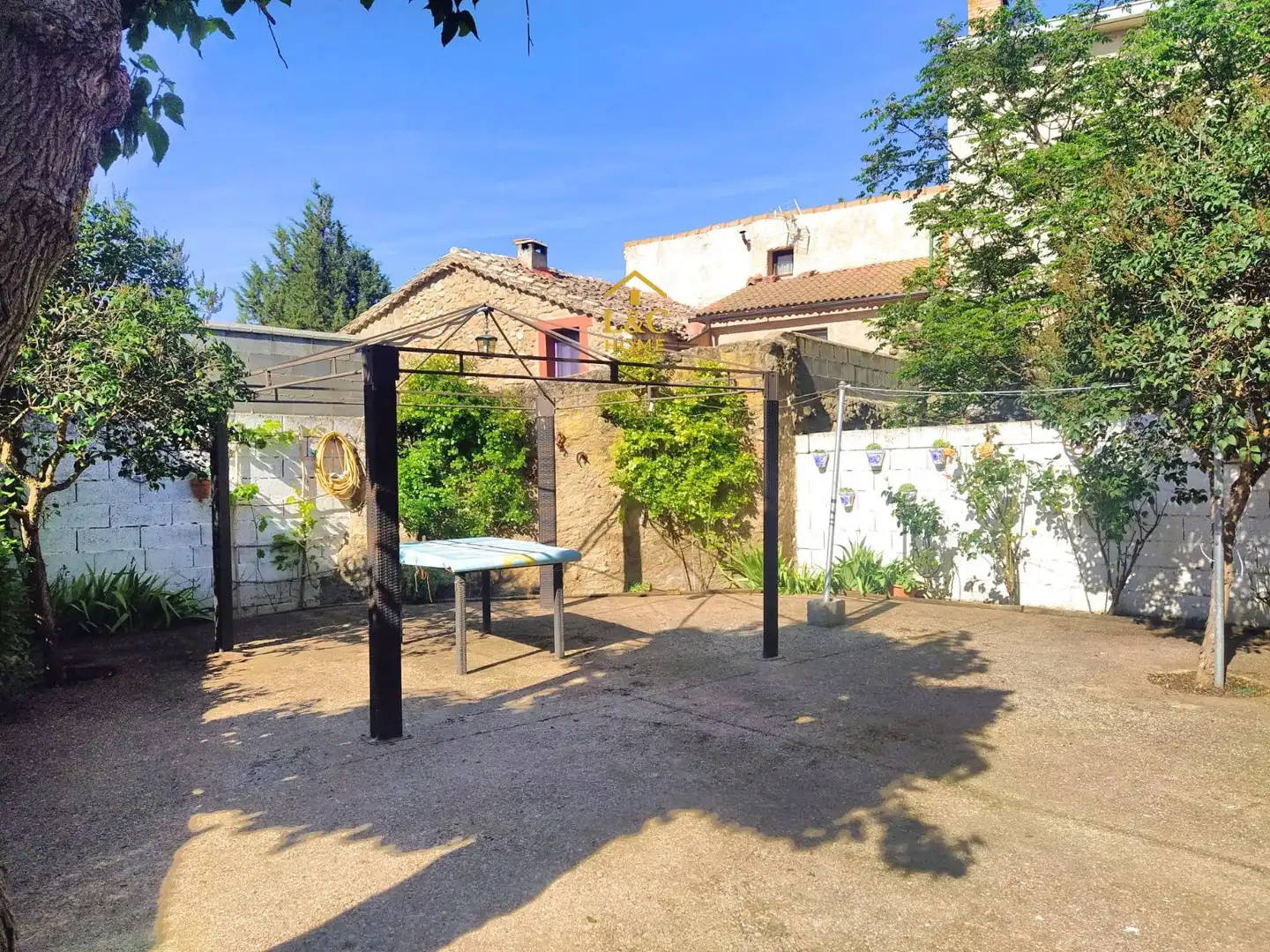 Terrassa de Casa o xalet en venda en Almazul amb Jardí privat