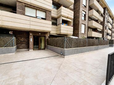 Rez-de-chaussée avec piscine à vendre à MILENA JESENSKA