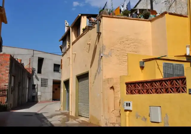 Vista exterior de Pis en venda en Santa Llogaia d'Àlguema
