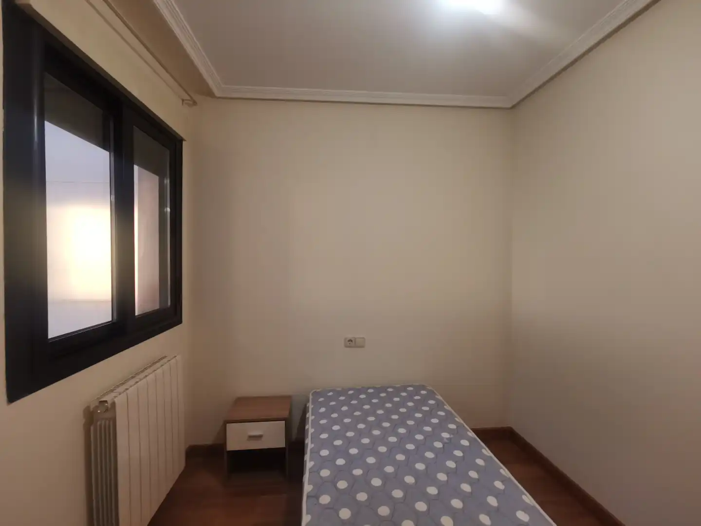 Schlafzimmer von Wohnung zum Verkauf in Salamanca mit Heizung, Parkett und Ofen