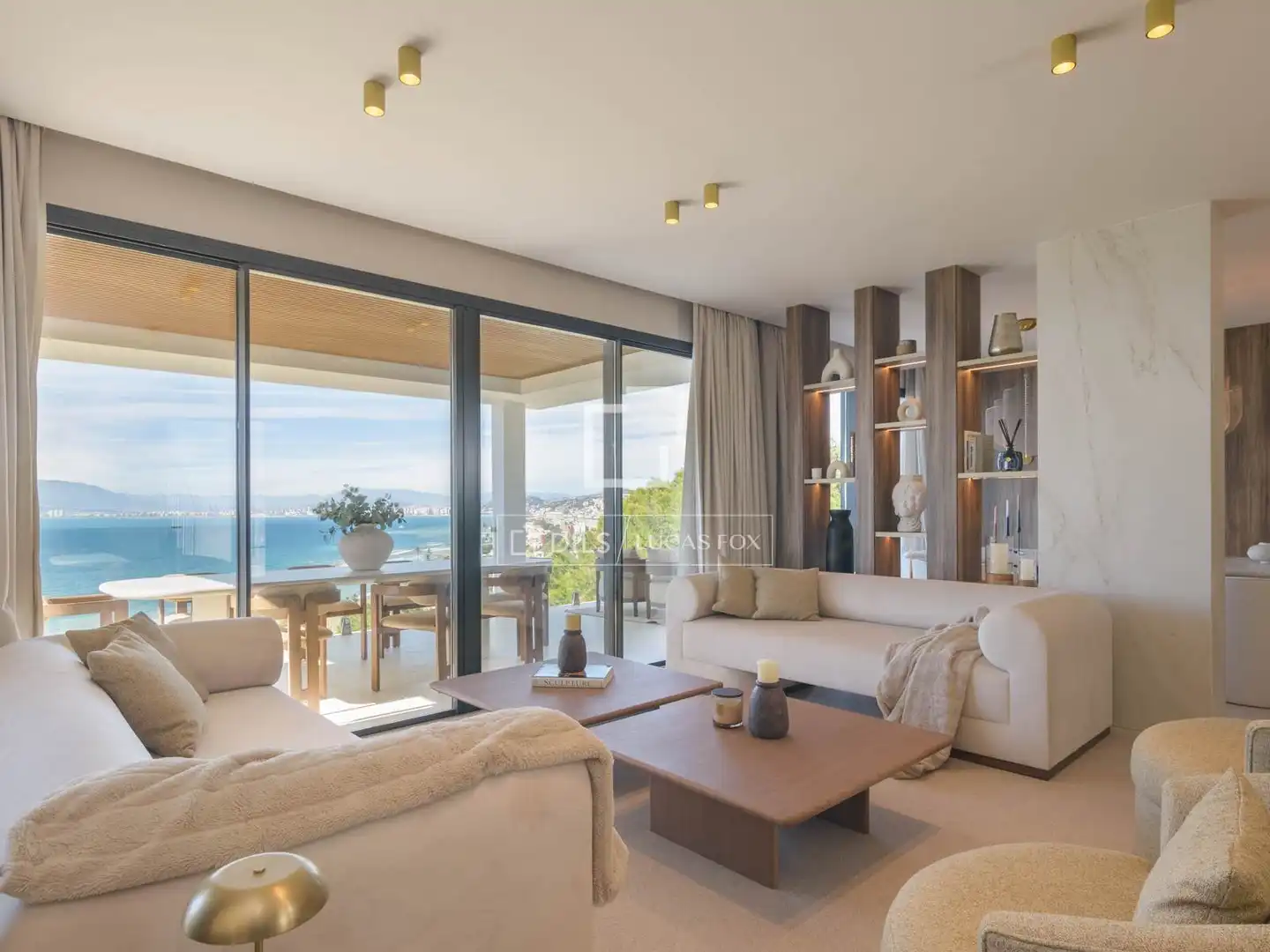 Sala d'estar de Casa o xalet en venda en Málaga amb Aire condicionat, Jardí privat i Traster