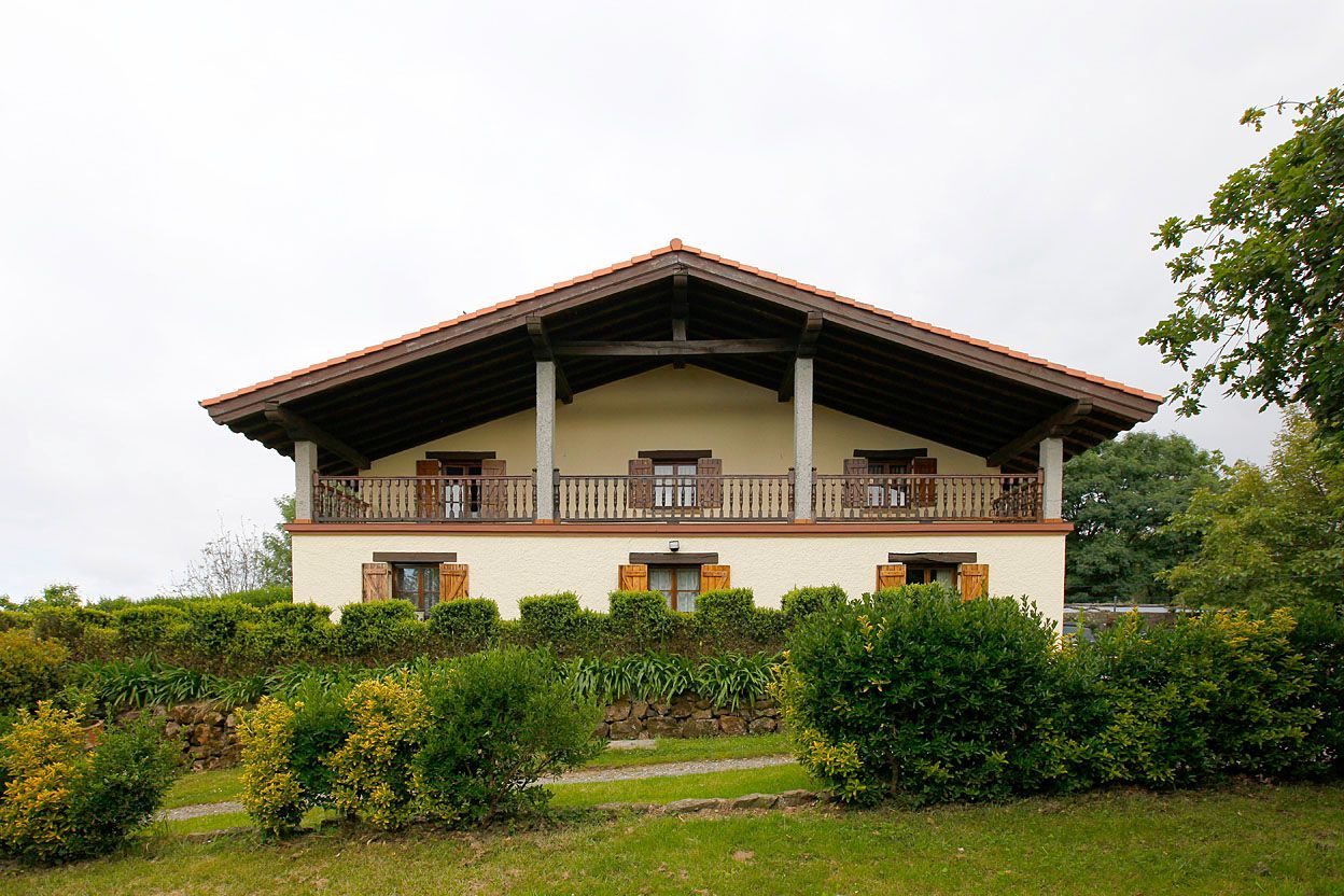 Exterior view of House or chalet for sale in Oiartzun  with Private garden, Terrace and Swimming Pool