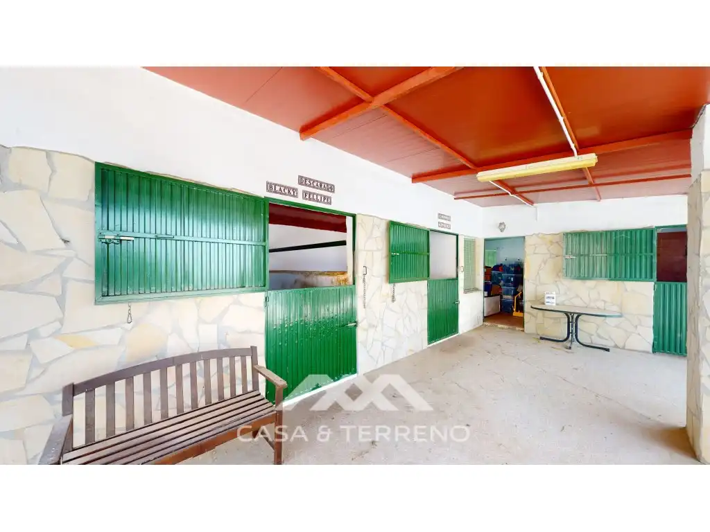 Houses for sale in Sayalonga  with Air Conditioner, Private garden and Terrace