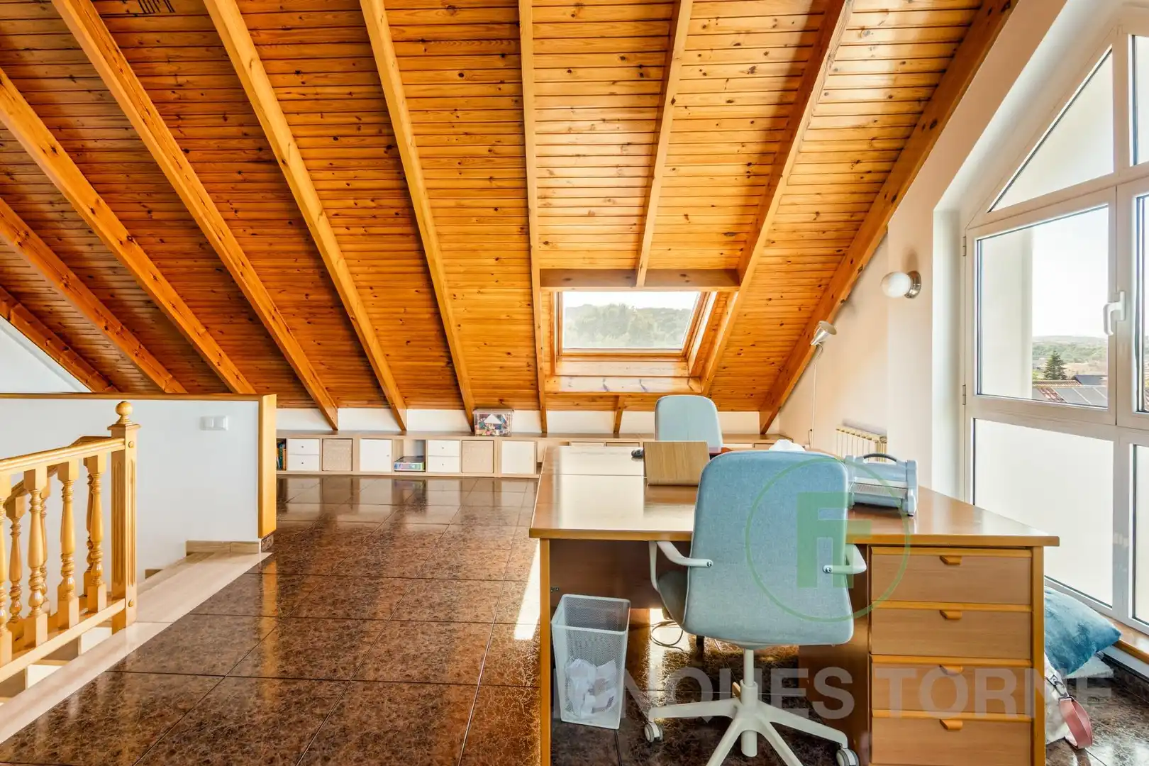Vista exterior de Casa o xalet en venda en Montcada i Reixac amb Aire condicionat, Jardí privat i Parquet