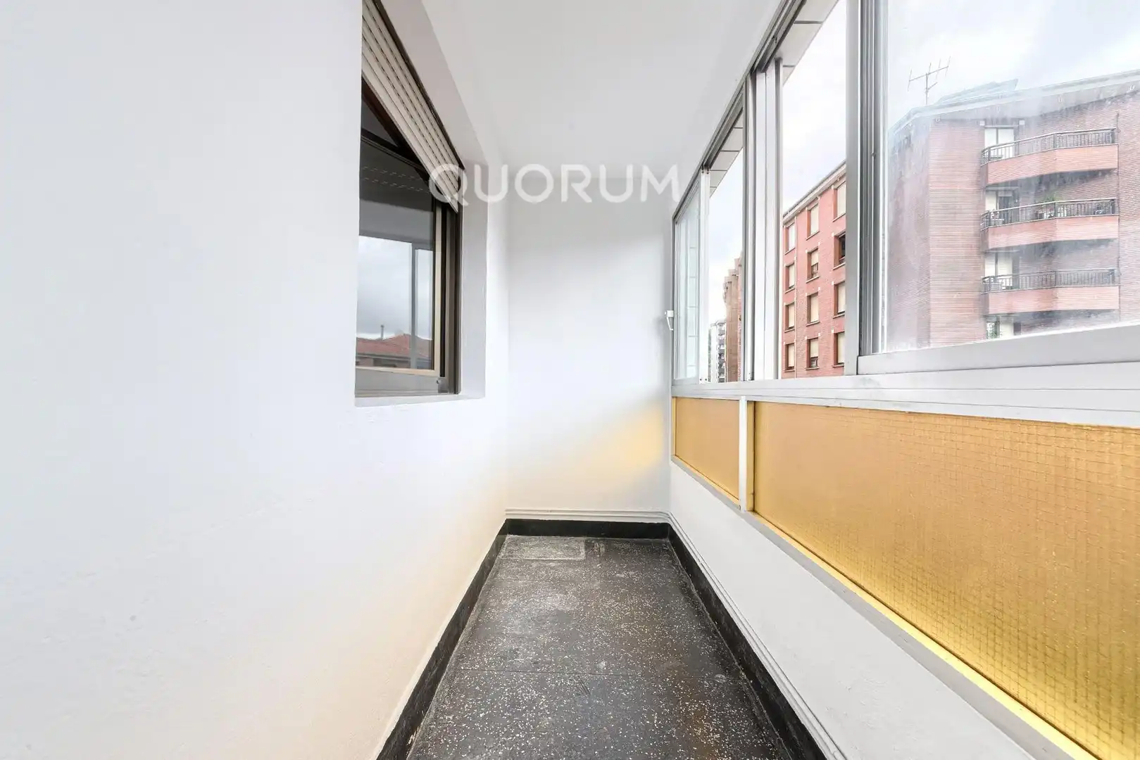 Dormitori de Pis en venda en Basauri  amb Calefacció i Balcó