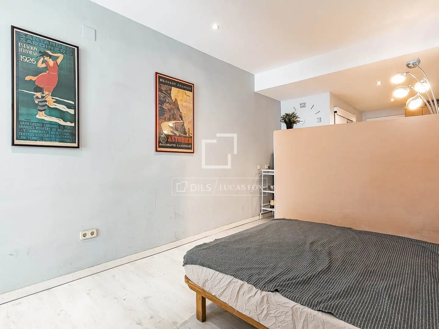 Habitación de Piso en venta en Barcelona con Amueblado y Balcón