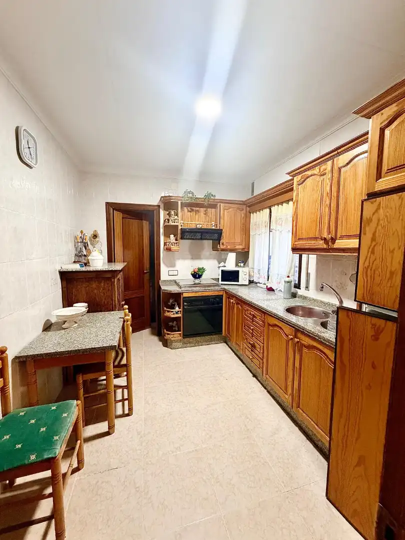 Cocina de Casa adosada en venta en San Sebastián de los Ballesteros con Terraza y Amueblado
