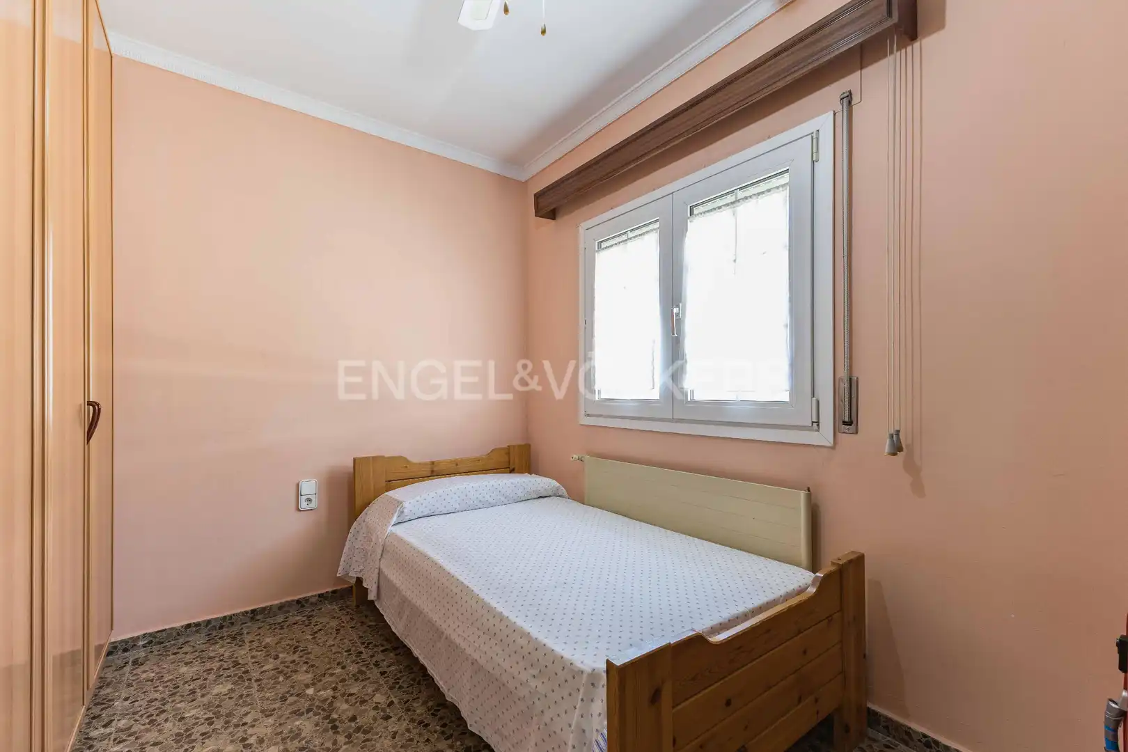 Habitación de Casa o chalet en venta en Esplugues de Llobregat con Aire acondicionado, Calefacción y Jardín privado