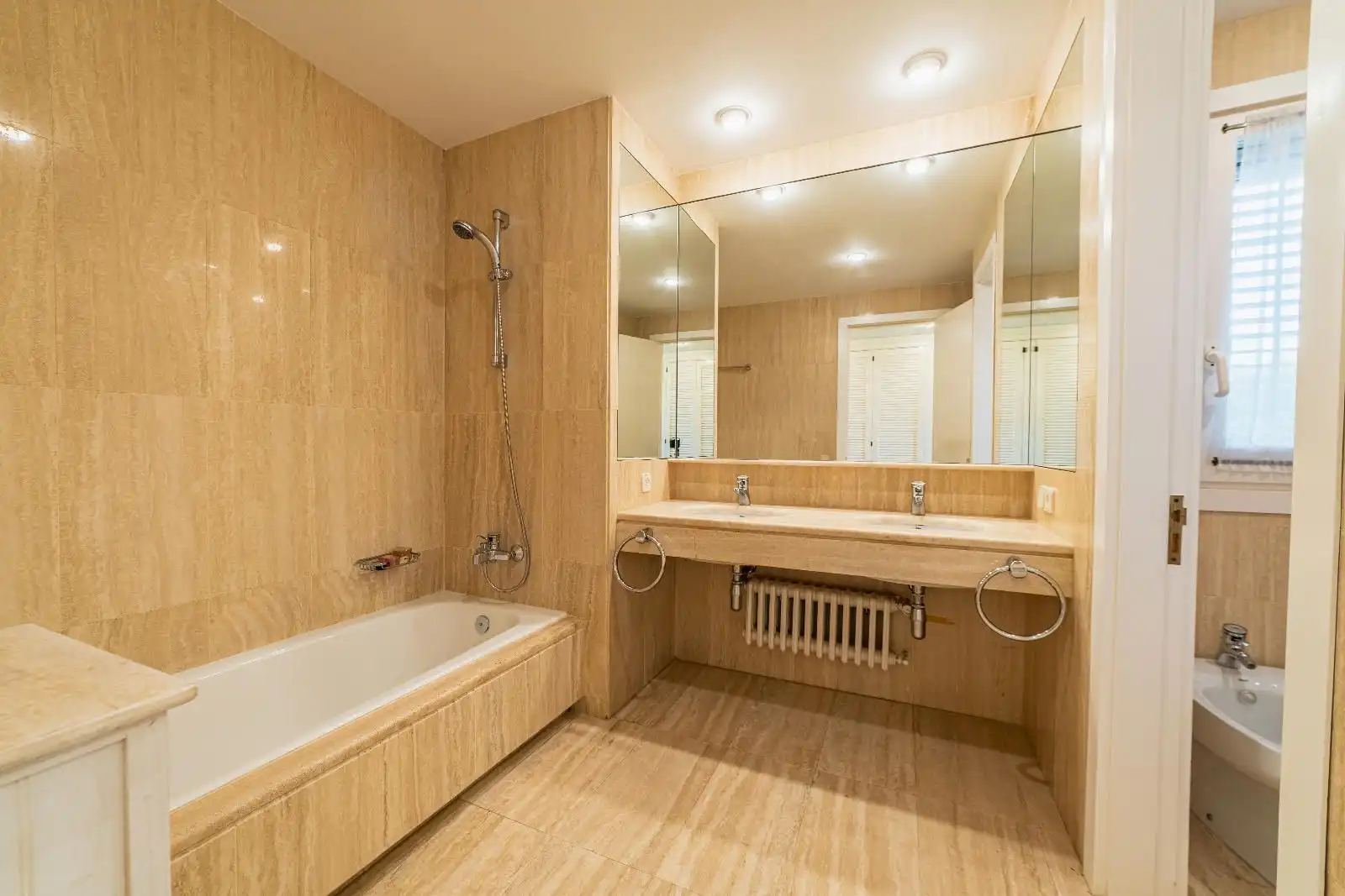Baño de Casa o chalet en venta en Sant Vicenç de Montalt con Aire acondicionado, Calefacción y Jardín privado