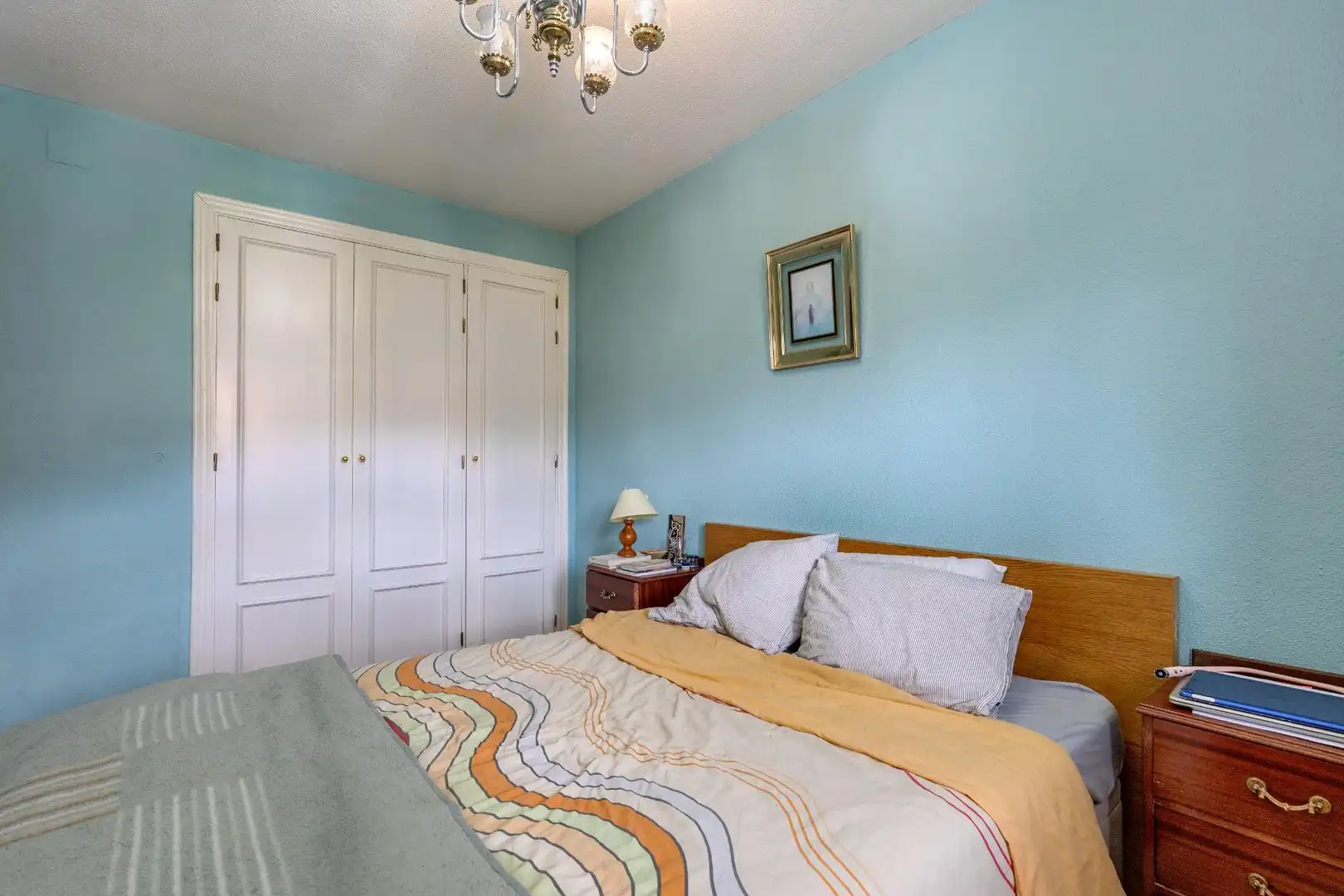 Schlafzimmer von Einfamilien-Reihenhaus zum Verkauf in San Lorenzo de El Escorial mit Heizung, Privatgarten und Abstellraum