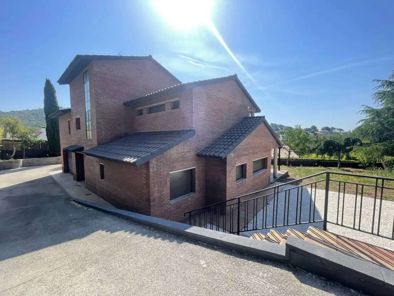 Vista exterior de Casa o xalet de lloguer en Matadepera amb Calefacció, Jardí privat i Terrassa