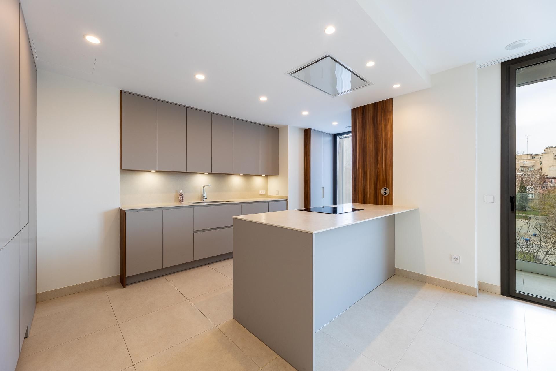 Kitchen of Apartment to rent in  Palma de Mallorca  with Air Conditioner, Storage room and Balcony