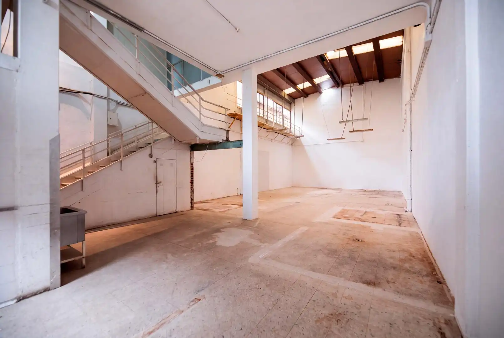 Industrial building for sale in Calle Minas 13