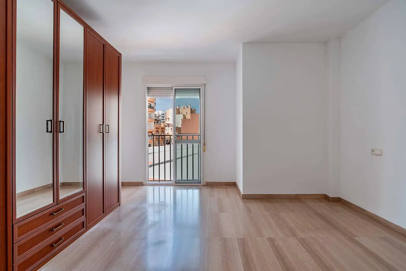 Dormitori de Àtic en venda en Almería amb Aire condicionat, Calefacció i Terrassa