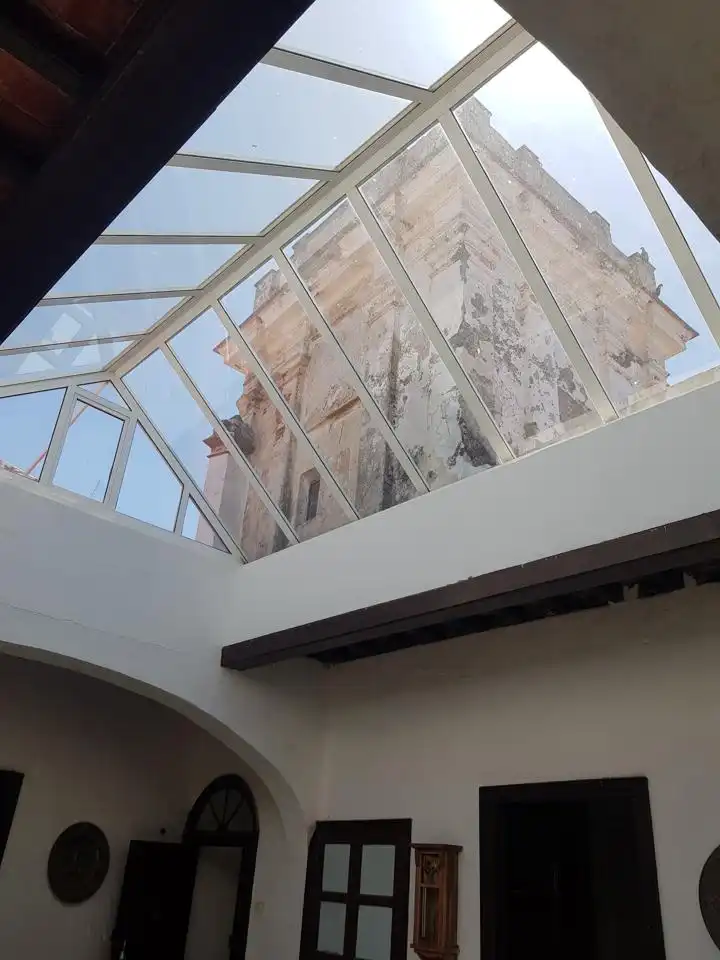 Vista exterior de Edificio en venta en Tarifa