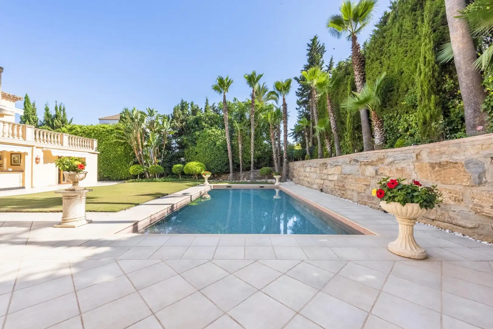 Detached house with pool for sale in Nueva Andalucía, imagen 15