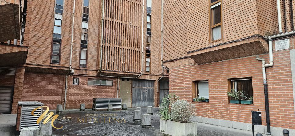 Vista exterior de Pis en venda en Getxo  amb Calefacció