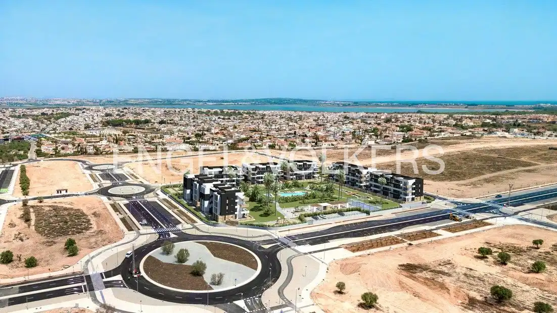 Vista exterior de Àtic en venda en Torrevieja amb Aire condicionat, Calefacció i Terrassa