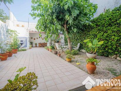 Jardí de Casa adosada en venda en Mataró amb Terrassa