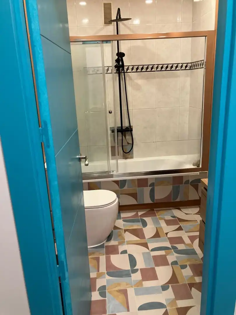 Baño de Piso de alquiler en Santander con Calefacción y Amueblado