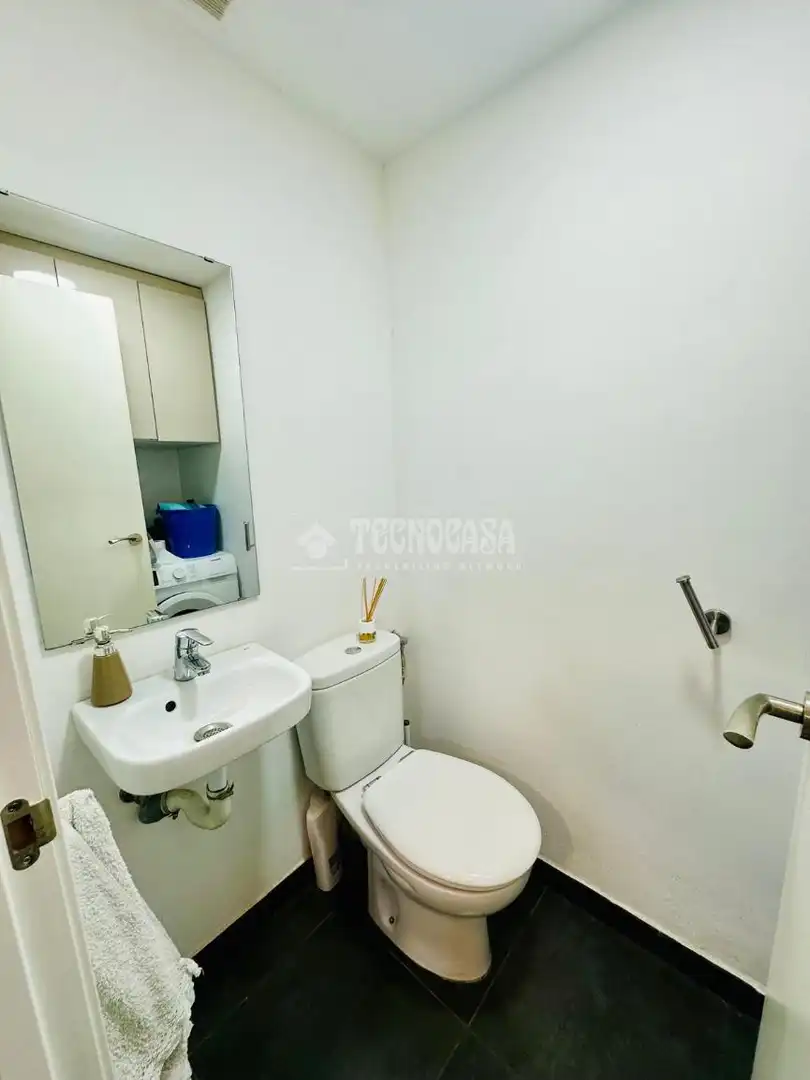 Baño de Piso en venta en Barcelona con Aire acondicionado, Calefacción y Balcón