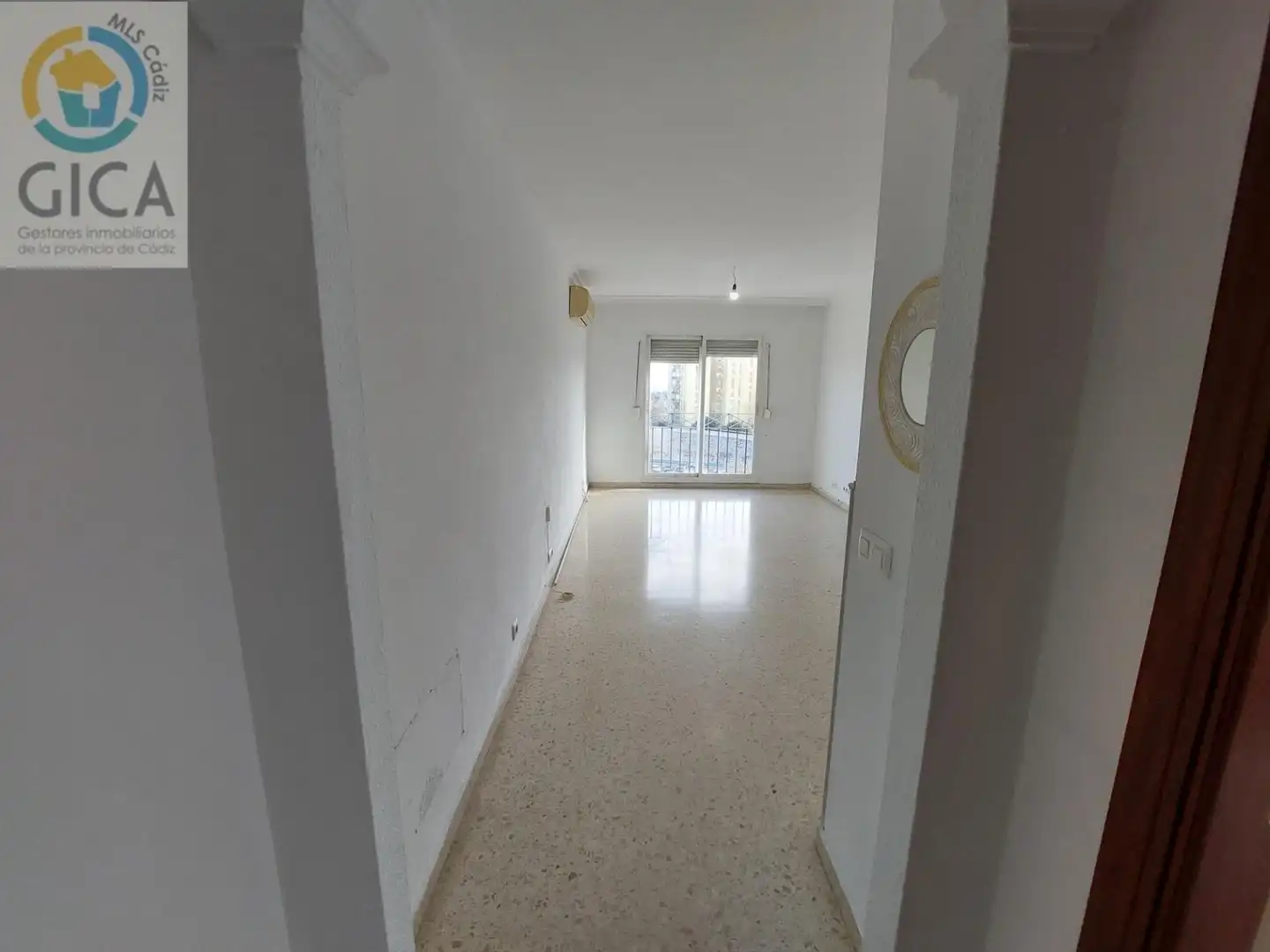 Vista exterior de Piso en venta en Algeciras con Aire acondicionado