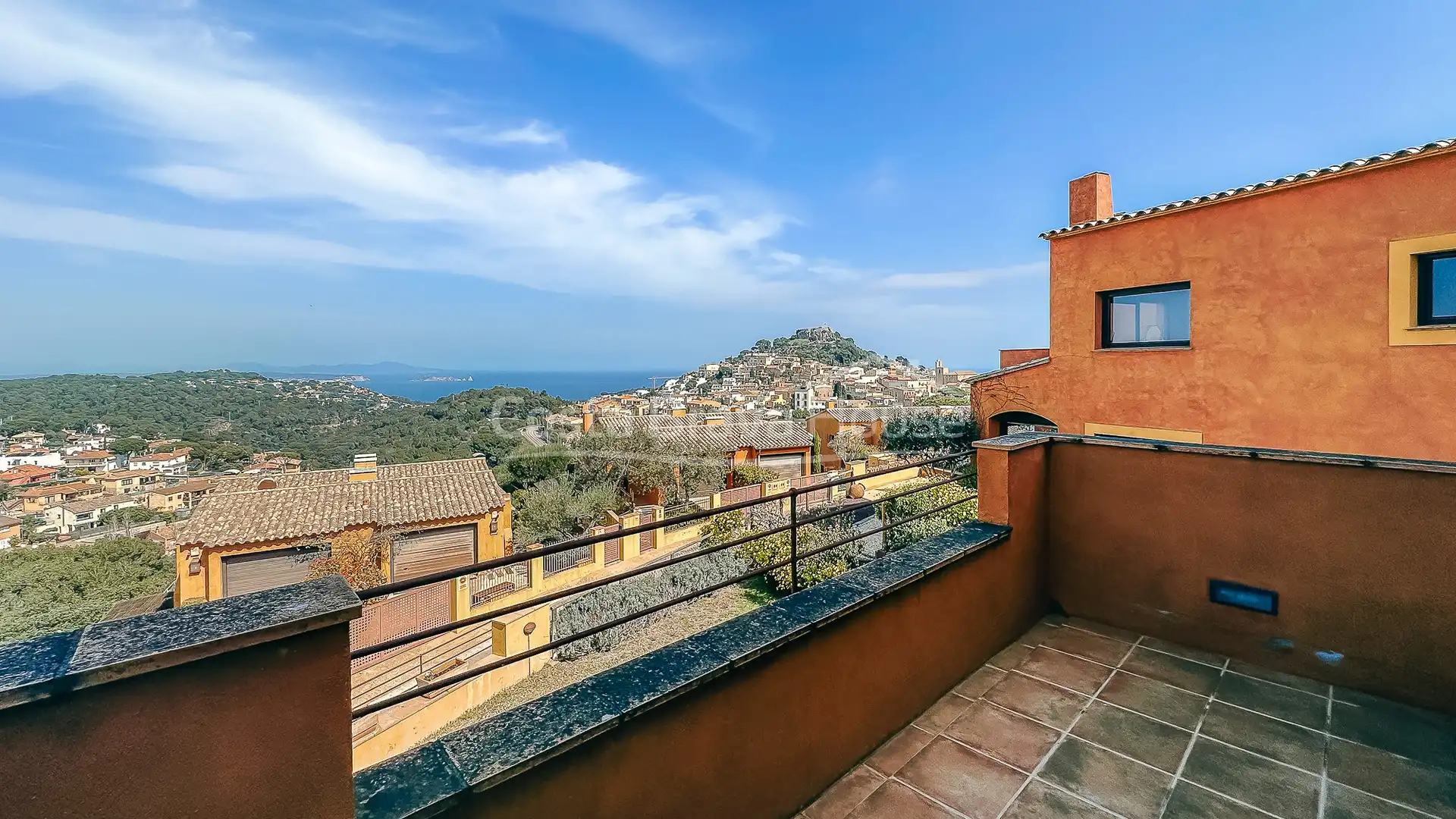 Terraced house with pool for sale in C. Lluis Miro