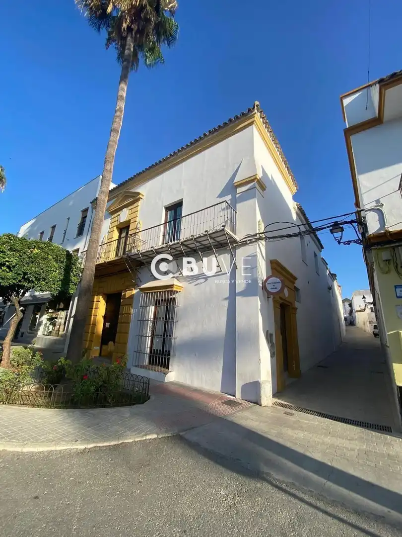 Vista exterior de Casa o xalet en venda en Lebrija amb Calefacció, Jardí privat i Terrassa