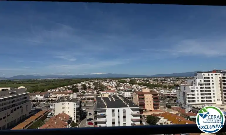 Vista exterior de Estudi en venda en Empuriabrava amb Moblat