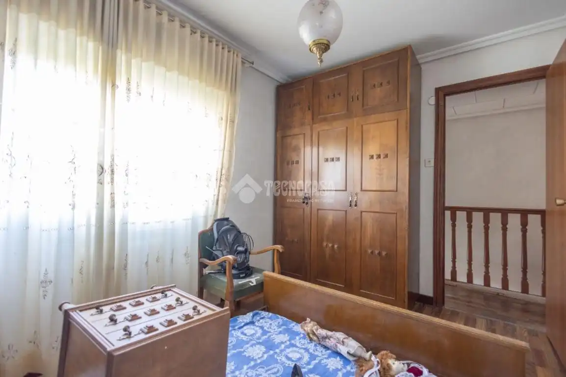 Casa aparellada en venda a Girón, imagen 19