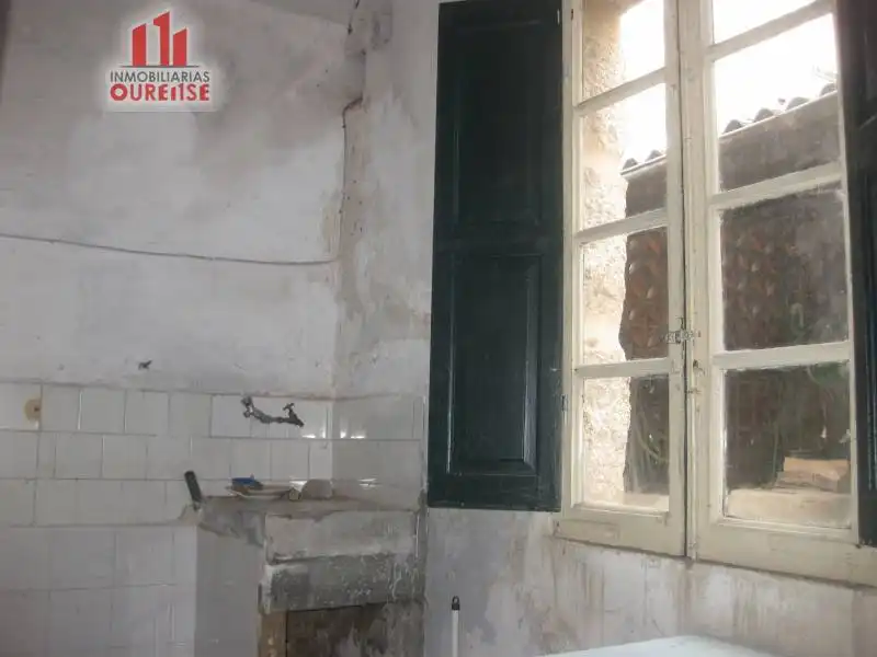 Kitchen of Houses for sale in Ourense Capital   with Storage room
