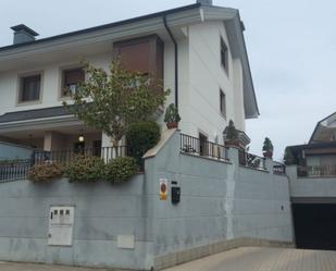 Vista exterior de Casa o xalet en venda en Ponferrada amb Calefacció i Terrassa