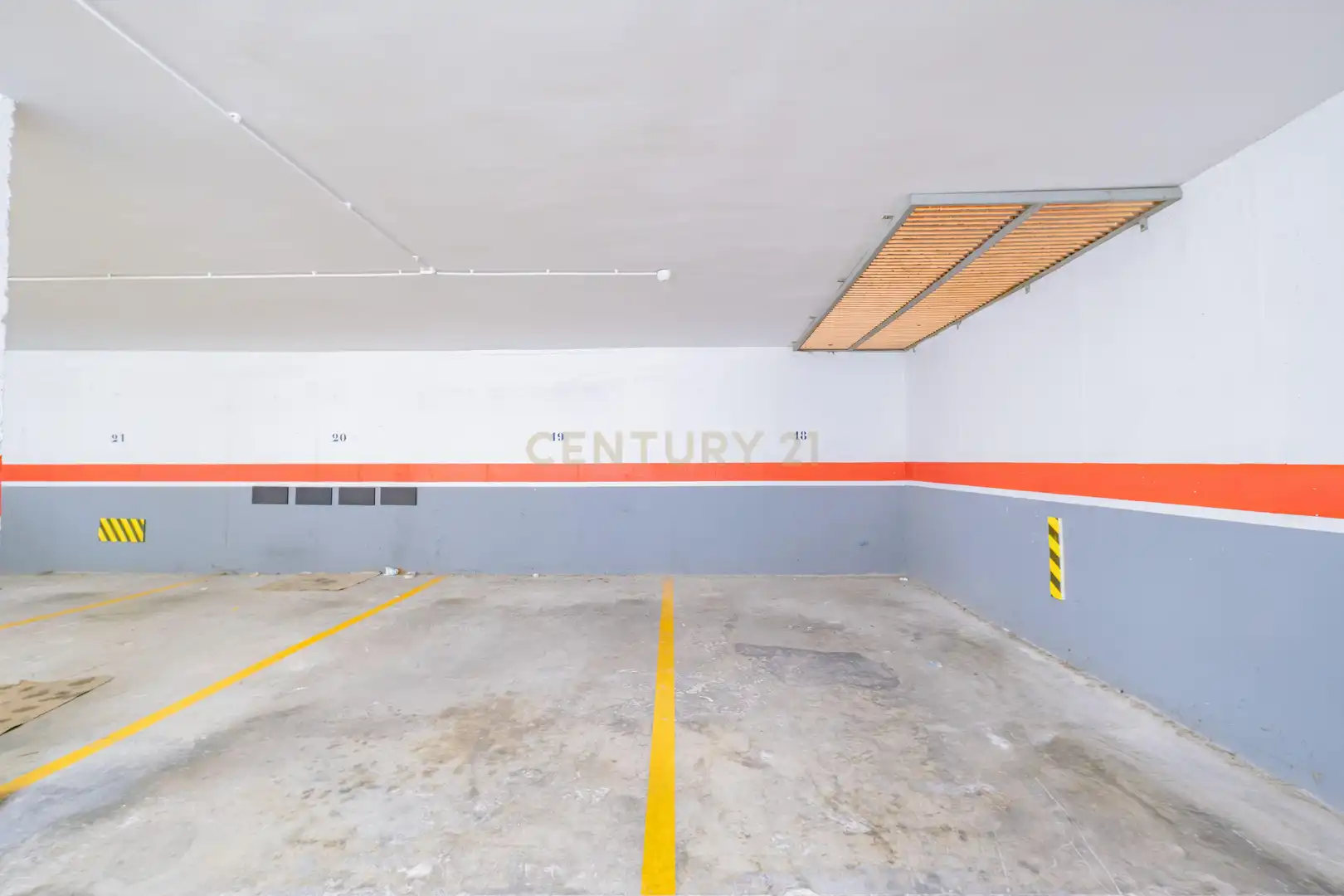 Parking of Apartments for sale in La Pobla Llarga  with Air Conditioner, Oven and Balcony