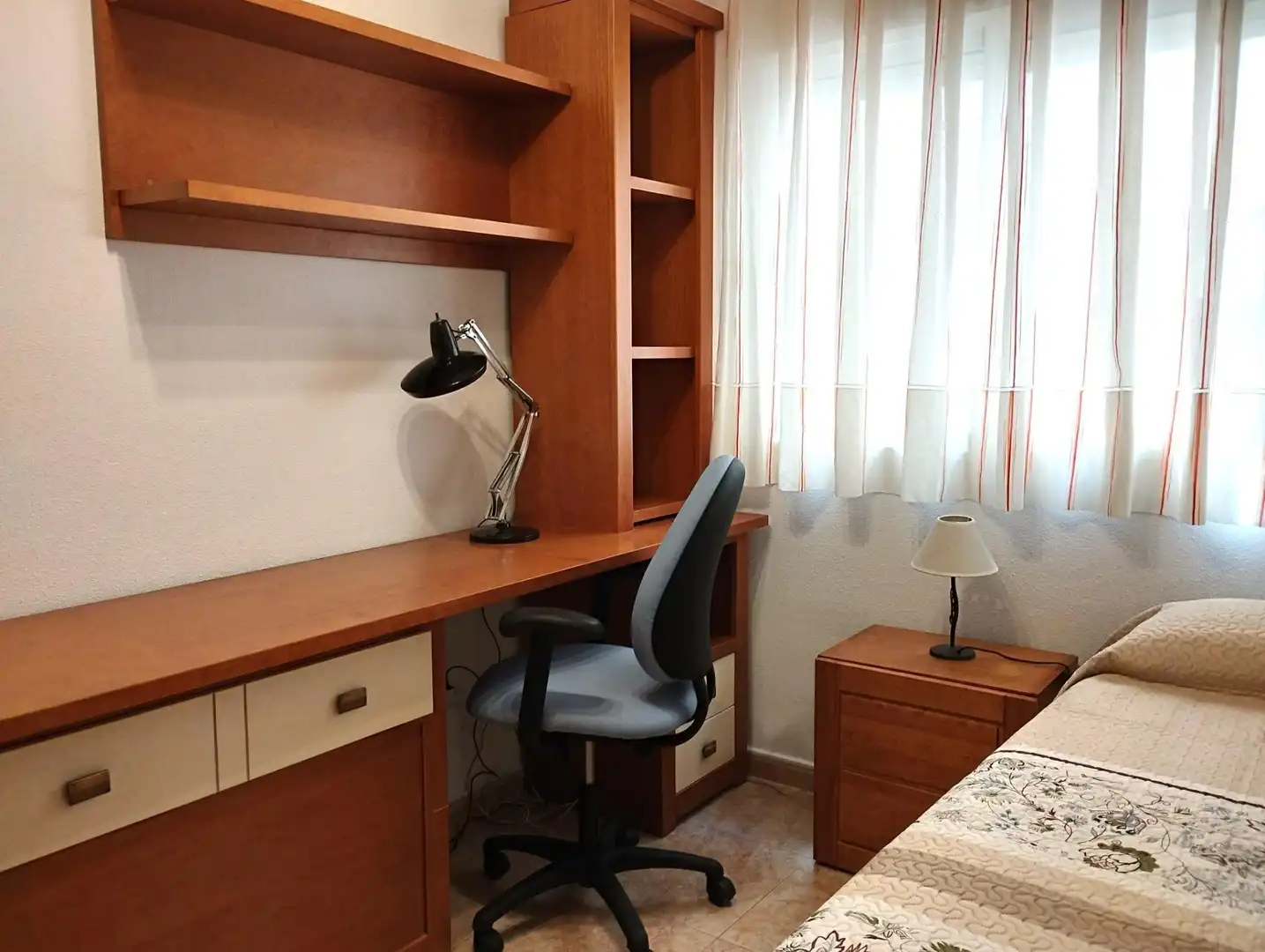 Dormitori de Pis per a compartir en Alcantarilla amb Aire condicionat, Calefacció i Terrassa